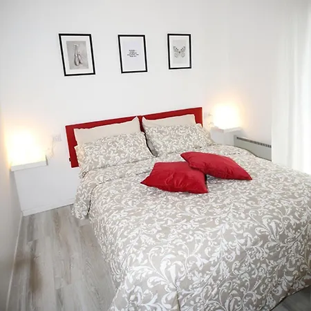 Blancohouse - Con Piscina Sul Parco Apartament